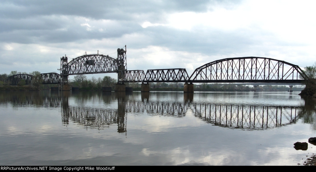 Former SLSF bridge